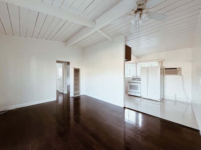 243 1/2 S Church Ln, Unit 243 1/2