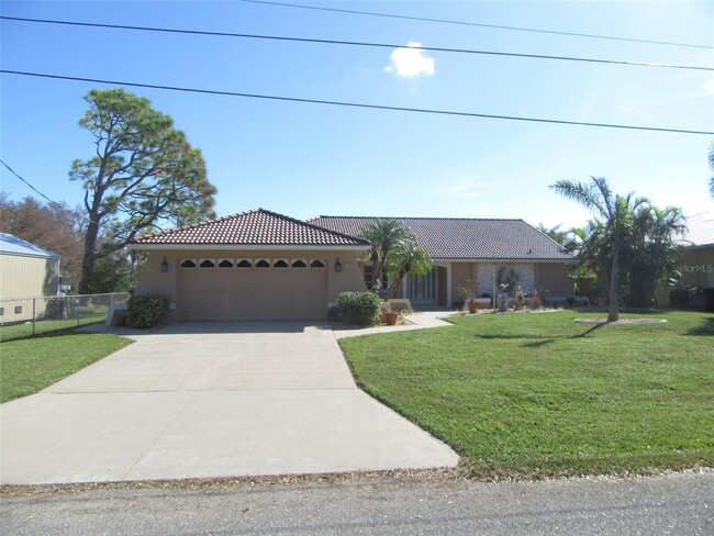 4088 Gingold St in Port Charlotte, FL - Foto de edificio - Building Photo