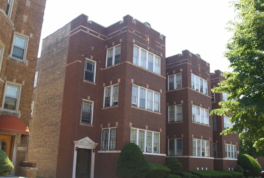 7953 S Vernon Ave in Chicago, IL - Foto de edificio