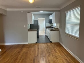 4948 5th Ave S in St. Petersburg, FL - Foto de edificio - Building Photo