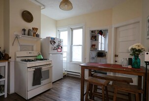 38 Jefferson St, Unit 3 in Cambridge, MA - Building Photo