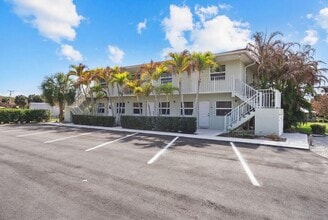 2319 Tamarind Dr in Fort Pierce, FL - Building Photo - Building Photo