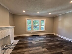 1176 Winston Rd in South Euclid, OH - Building Photo - Building Photo