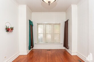 1016 S Oakley Blvd, Unit 1 in Chicago, IL - Foto de edificio - Building Photo