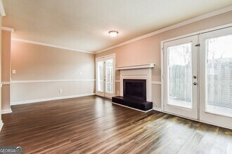 6450 Abercorn St in Union City, GA - Foto de edificio - Building Photo