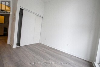 1007 The Queensway in Toronto, ON - Building Photo - Building Photo