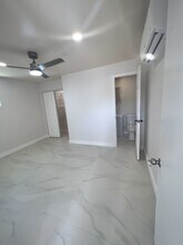 19831 Kingston Dr in Cutler Bay, FL - Foto de edificio - Building Photo