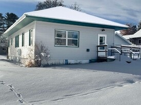 315 3rd Ave E, Unit 01-0106 in Washburn, WI - Building Photo