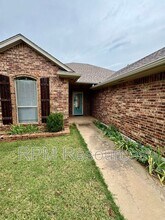 916 Ethan Ln in Yukon, OK - Building Photo - Building Photo