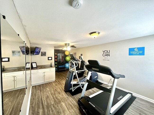 Lynn Haven Cove Apartments in Lynn Haven, FL - Foto de edificio - Building Photo