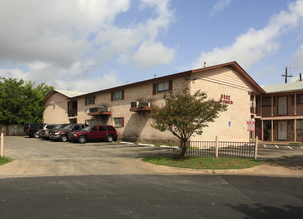 Dryfield Apartments in Austin, TX - Building Photo