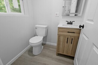 3821 Hoiles Ave in Toledo, OH - Building Photo - Building Photo