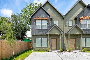 6813 Parkhurst Dr in Houston, TX - Building Photo