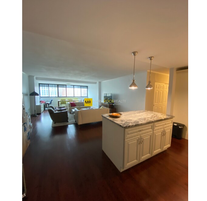 6 Whittier Pl, Unit 8M in Boston, MA - Building Photo