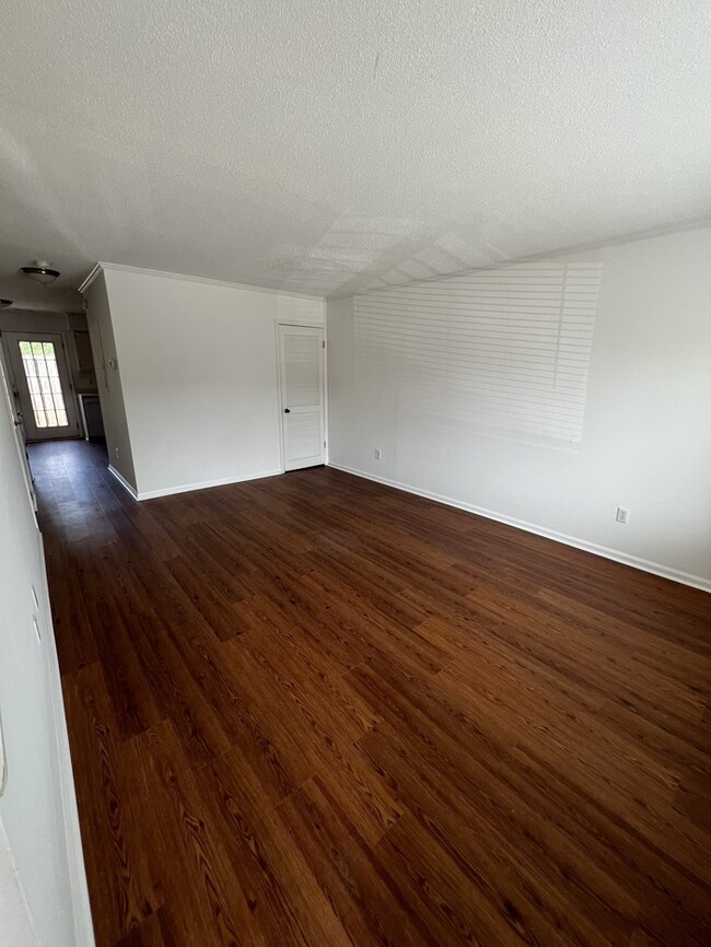 property at 104 Dominion Ct