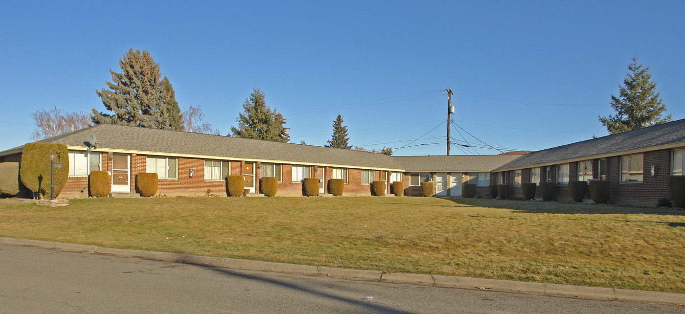 205 N 41st Ave in Yakima, WA - Building Photo