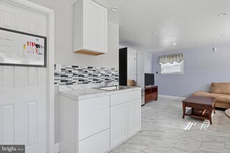 318 Ashbourne Rd in Claymont, DE - Building Photo - Building Photo