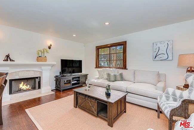 835 N Sycamore Ave in Los Angeles, CA - Building Photo - Building Photo