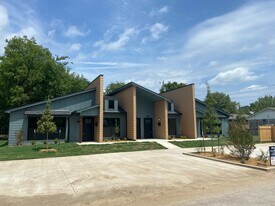 207 E 3rd St in Owasso, OK - Building Photo