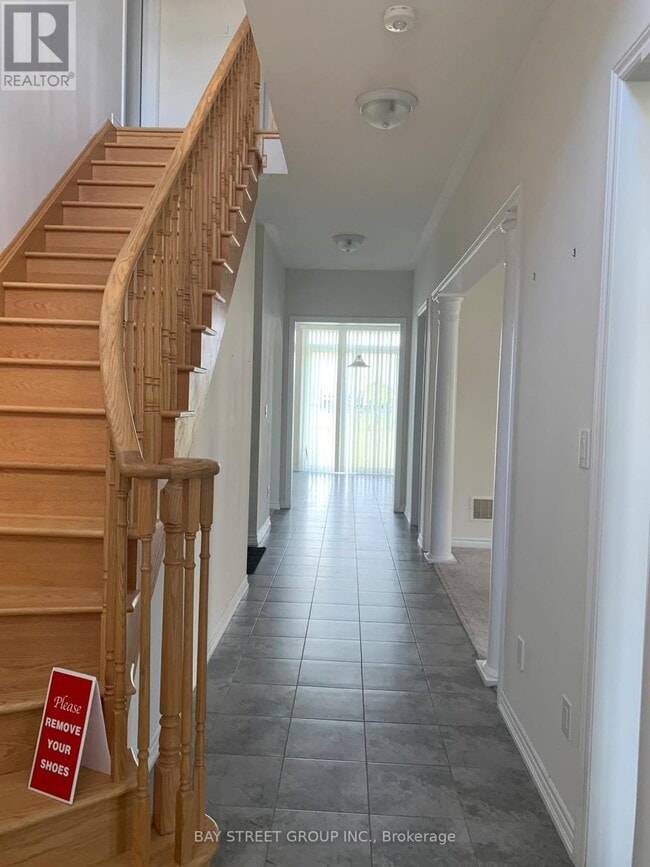 97 Redmond Cres in Springwater, ON - Building Photo - Building Photo