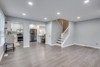3110 Winchester Ct E in Aurora, IL - Building Photo - Building Photo