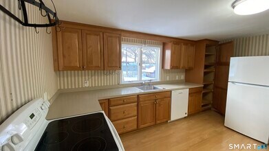 178 Edgewood Dr in Torrington, CT - Building Photo - Building Photo