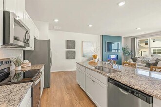 5117 Sidney Sq Dr in Flowery Branch, GA - Building Photo - Building Photo