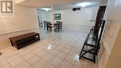 71 Grassington Crescent in Brampton, ON - Building Photo - Building Photo