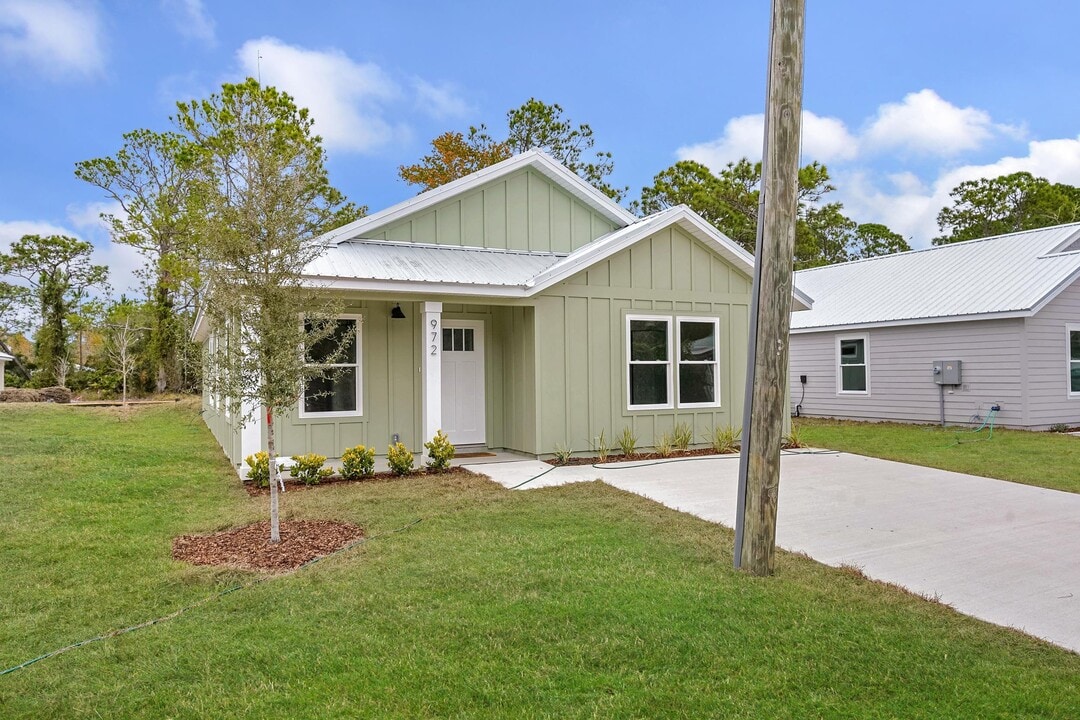 972 W 9th St in St. Augustine, FL - Building Photo