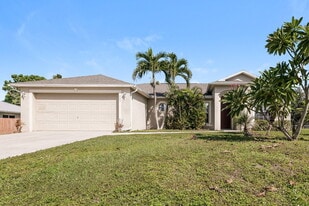 1209 SW 11th St in Cape Coral, FL - Building Photo