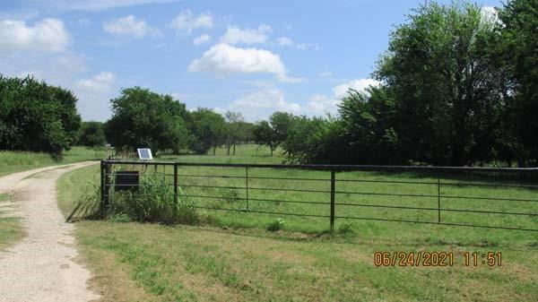 924 L R Campbell Rd in Italy, TX - Building Photo - Building Photo