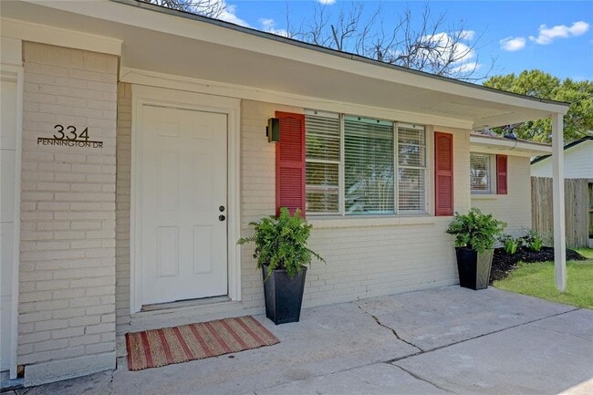334 Pennington Dr in Alvin, TX - Building Photo - Building Photo
