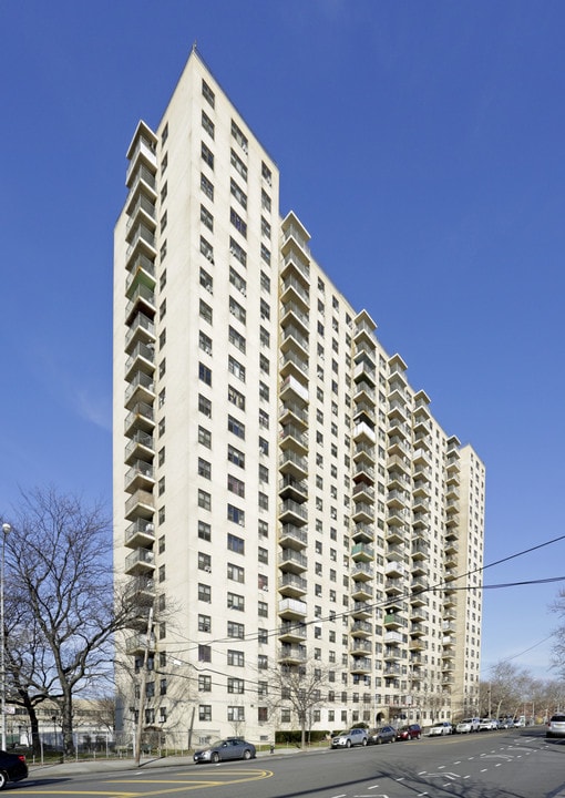 The Park Lane in Bronx, NY - Building Photo