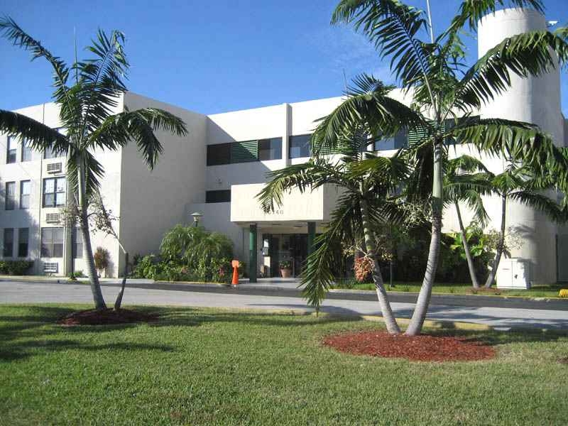 Gibson Plaza in Miami, FL - Foto de edificio