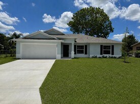 532 SW Buswell Ave in Port St. Lucie, FL - Building Photo