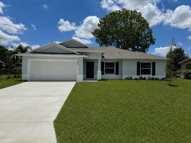 property at 532 SW Buswell Ave
