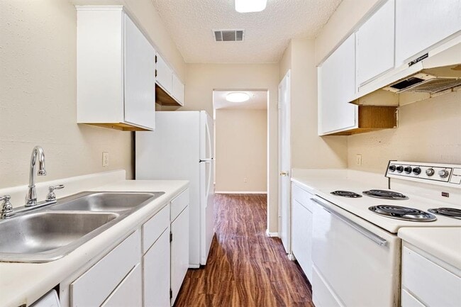 301 Craddock Ave in San Marcos, TX - Building Photo - Building Photo