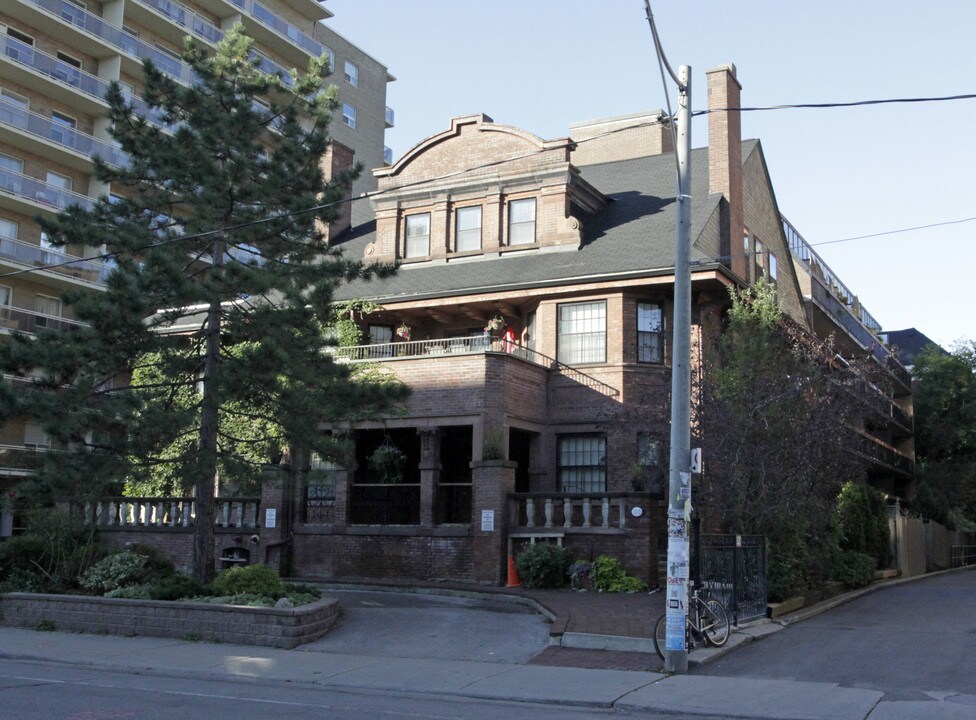 Powell Mansion in Toronto, ON - Building Photo