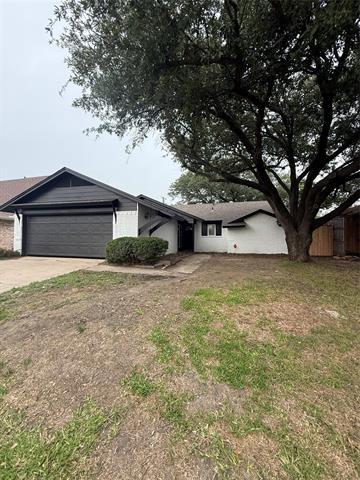 property at 1919 E Crosby Rd