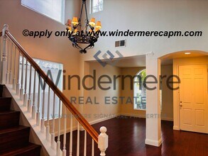 2053 N Bend Dr in Sacramento, CA - Building Photo - Building Photo