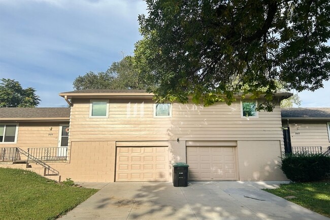 2612 S 61st Ave in Omaha, NE - Building Photo - Building Photo