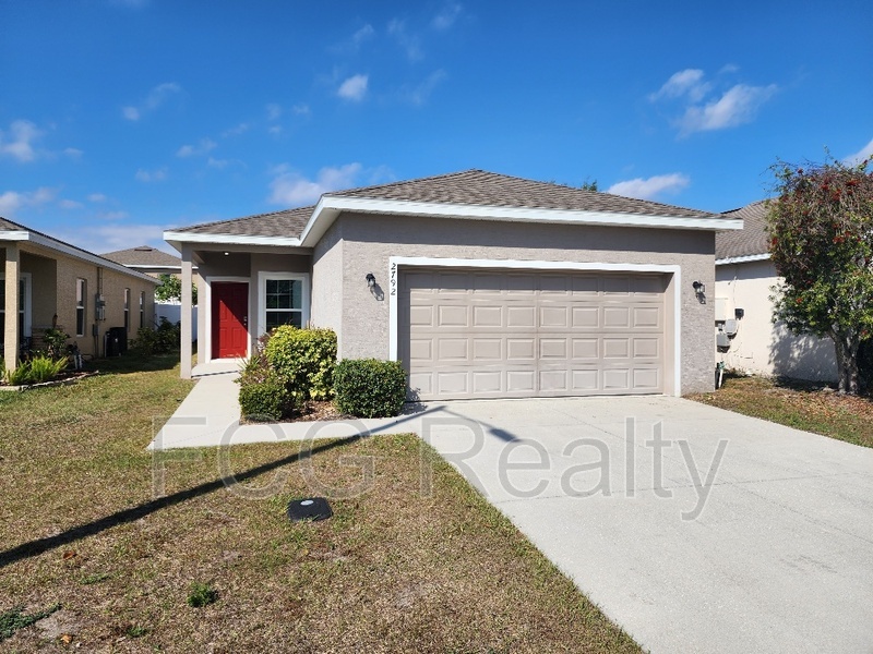 2792 Whispering Trails Dr in Winter Haven, FL - Building Photo