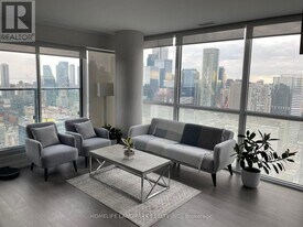 181 Dundas St E in Toronto, ON - Building Photo