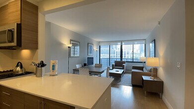 227 W 48th St in New York, NY - Building Photo - Building Photo