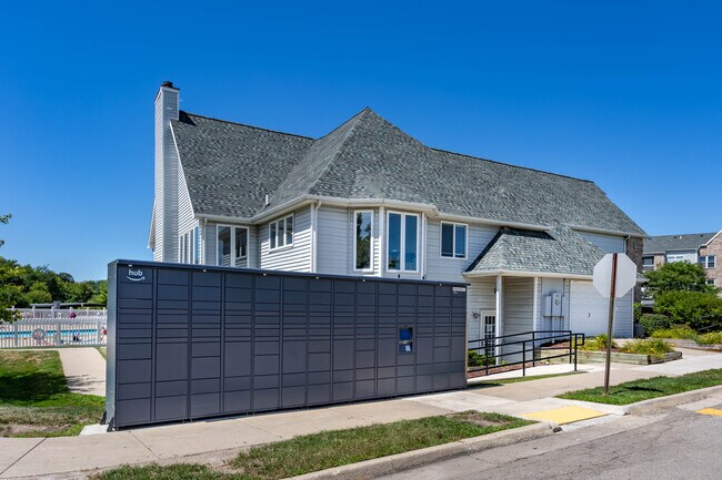 Central Park Apartments in Okemos, MI - Building Photo - Building Photo