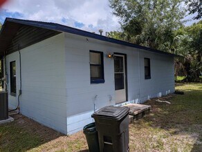 601 McClure St in Welaka, FL - Building Photo - Building Photo