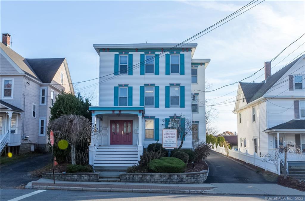 113 Tunxis Hill Rd-Unit -3rd Floor in Fairfield, CT - Building Photo