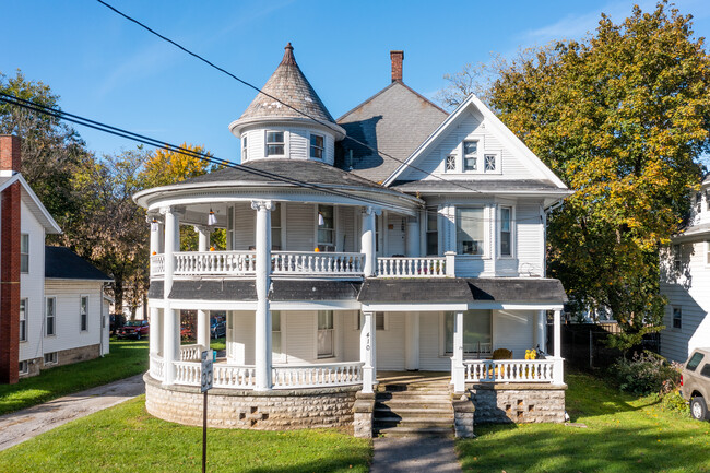 410 S Main St in Bowling Green, OH - Building Photo - Building Photo