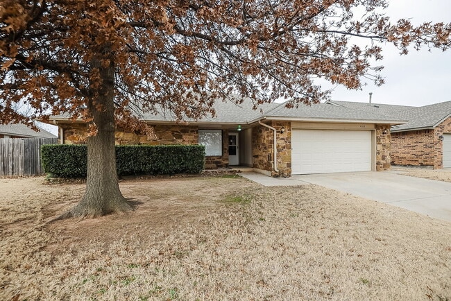 4109 Windward Way in Yukon, OK - Building Photo - Building Photo