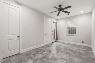 2441 Charleston St in Houston, TX - Building Photo - Building Photo